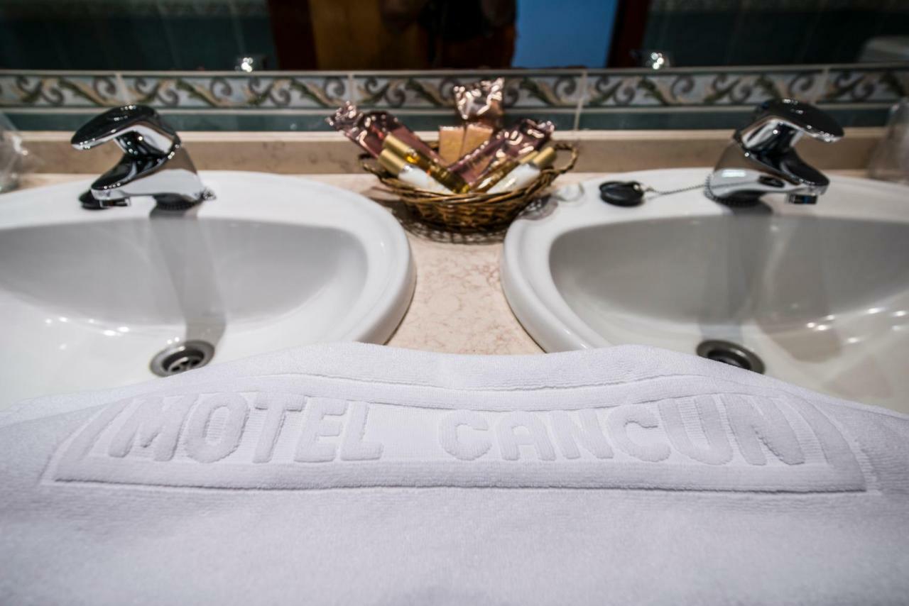 Motel Bracancun Aveleira Eksteriør billede