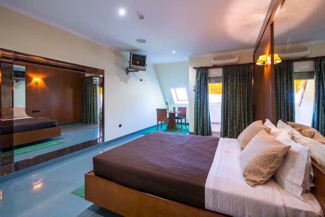Motel Bracancun Aveleira Eksteriør billede